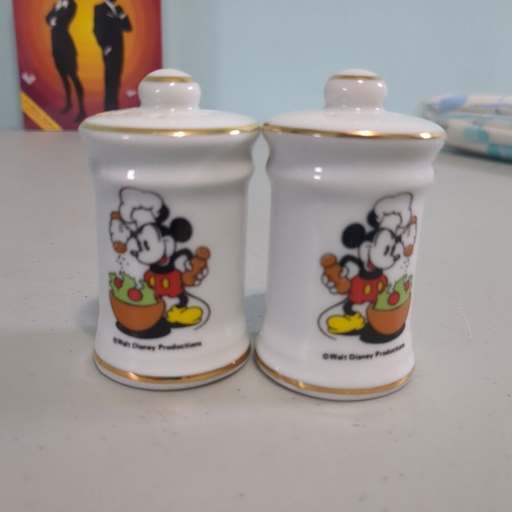 Vintage Chef Mickey Mouse Ceramic Salt & Pepper Shakers Disney Japan